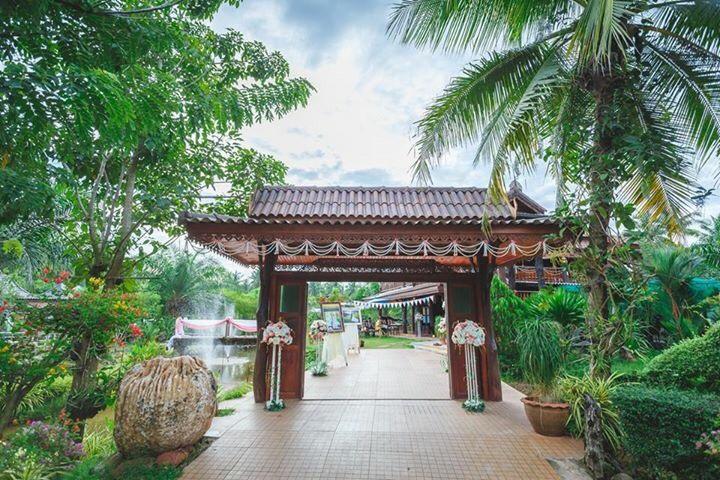 Ruean Thai Nai Bang By Pansak Resort Сураттхани Экстерьер фото
