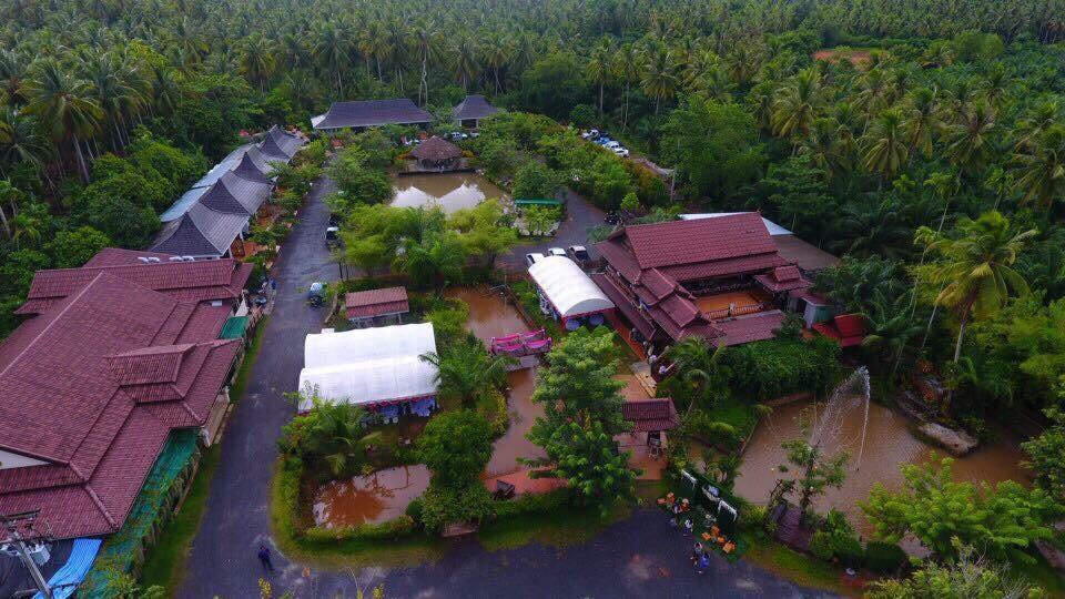 Ruean Thai Nai Bang By Pansak Resort Сураттхани Экстерьер фото