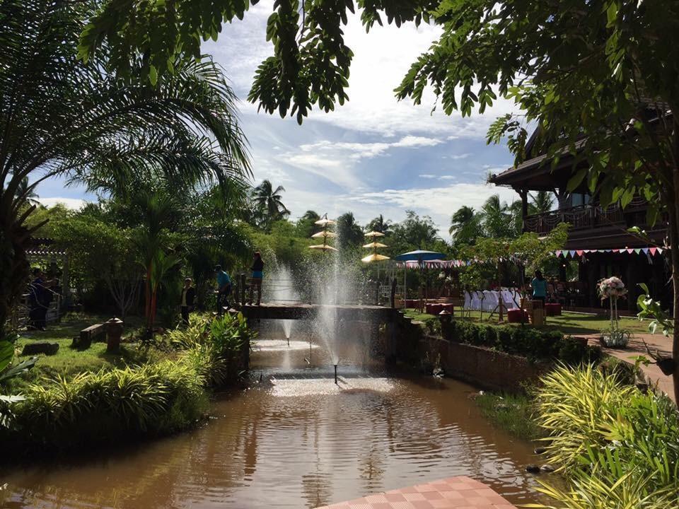 Ruean Thai Nai Bang By Pansak Resort Сураттхани Экстерьер фото