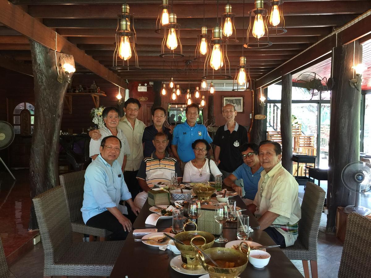 Ruean Thai Nai Bang By Pansak Resort Сураттхани Экстерьер фото