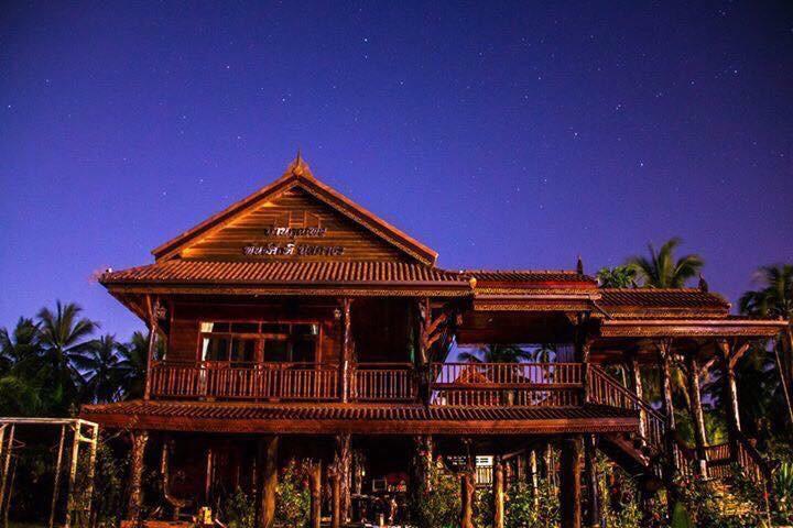 Ruean Thai Nai Bang By Pansak Resort Сураттхани Экстерьер фото